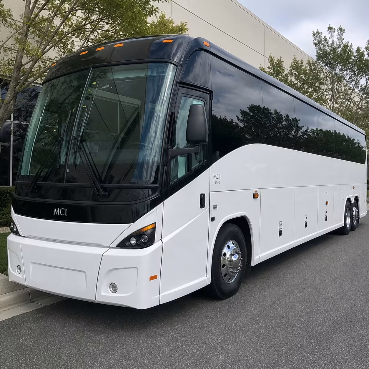 shuttle your hialeah manufacturing and logistics workforce without the headaches